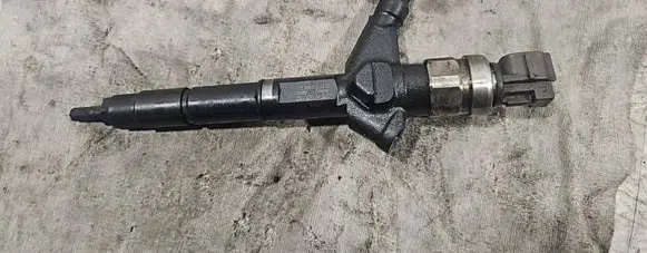 Fuel injector