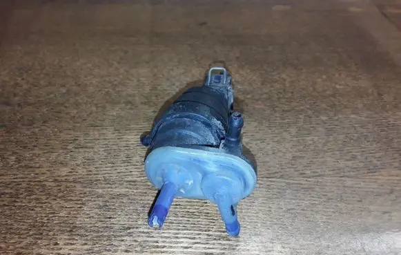 Opel Astra H Windscreen/windshield washer pump 13248320