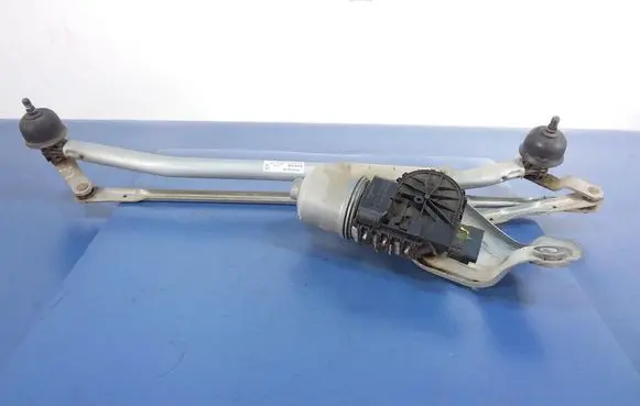 Dacia Sandero Front wiper linkage and motor 8200619512