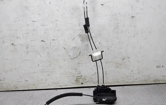 Nissan Murano Z50 Front door lock