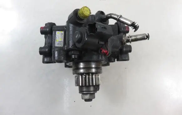 Renault Master III Fuel injection high pressure pump A2C80584700 167008683R