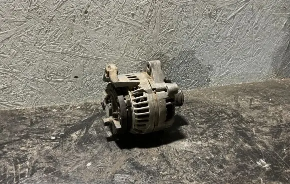 BMW X3 E83 Generator/alternator 751972103 0124525026