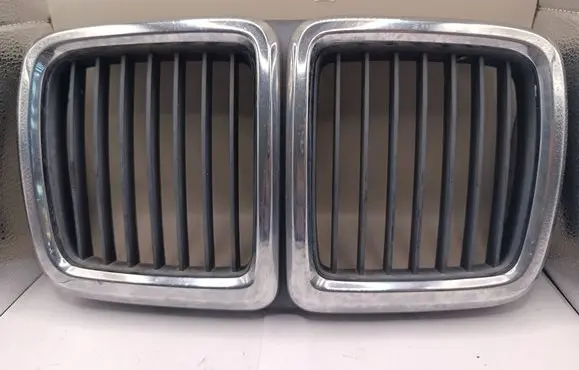 BMW 7 E32 Front grill 19086970 5113