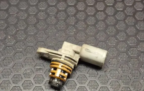 Volkswagen Polo IV 9N3 Camshaft position sensor 030907601E