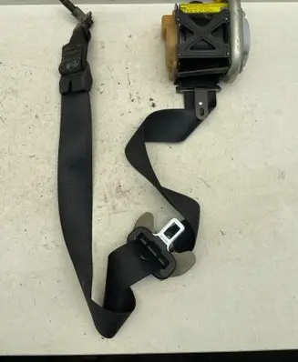 Toyota Avensis T250 Front seatbelt TC90177