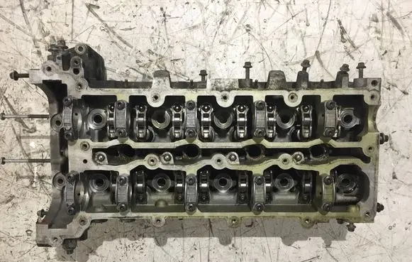Mercedes-Benz Sprinter W906 Engine head R6510180201