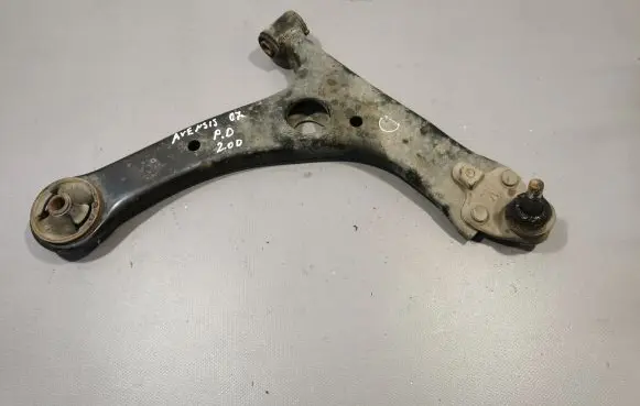 Toyota Avensis T250 Front lower control arm/wishbone