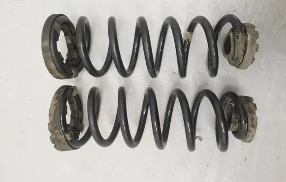 Jaguar XE Rear coil spring 
