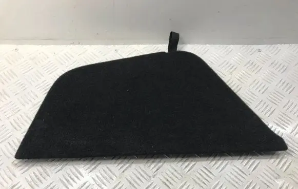 Trunk/boot floor carpet liner