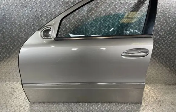 Mercedes-Benz E W211 Front door