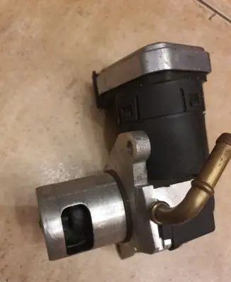 Volkswagen Golf I EGR valve ENGITECH500021 15111887