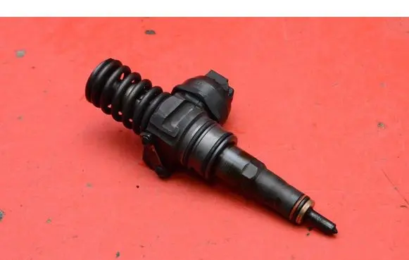 Skoda Fabia Mk2 (5J) Fuel injector 0414720314