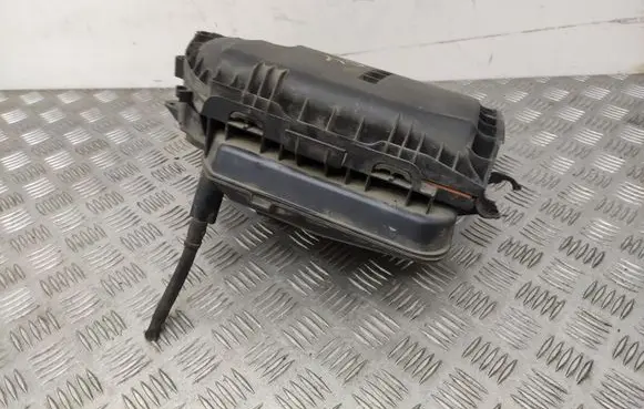 Citroen C4 I Picasso Air filter box 9673061080