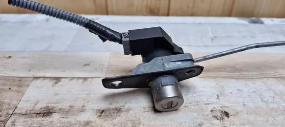 Honda Civic Tailgate exterior lock 