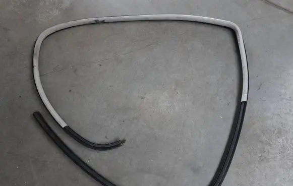 Volkswagen New Beetle Front door rubber seal 1C0867365 1C0867365AA