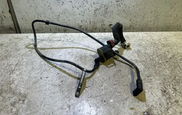 Dodge Challenger Valve 04627694AA 0085A08151