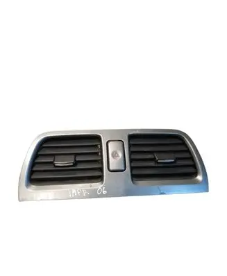Subaru Impreza II Dash center air vent grill