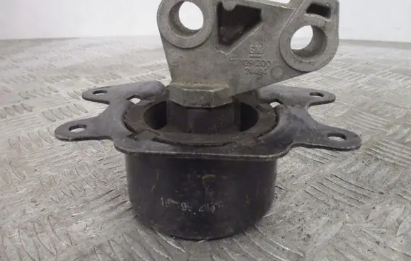 Opel Rekord Olympia Engine mount vacuum valve 13109200