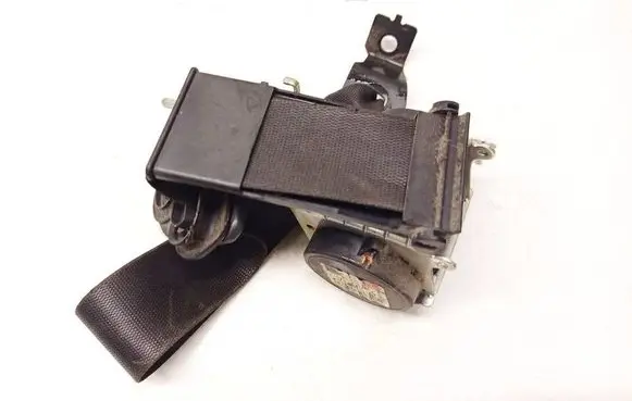 Opel Astra H Front seatbelt 560834901