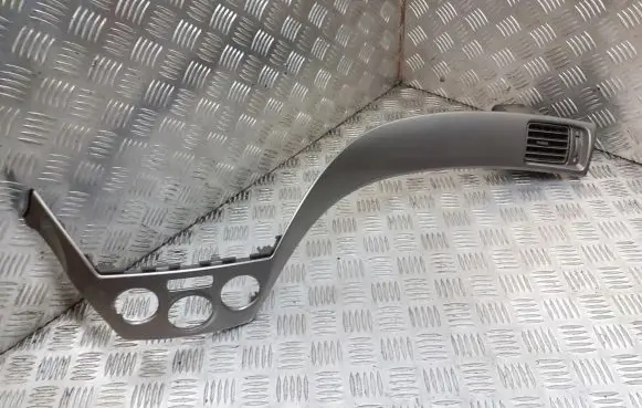 Subaru Impreza III Radio/GPS head unit trim BRAK