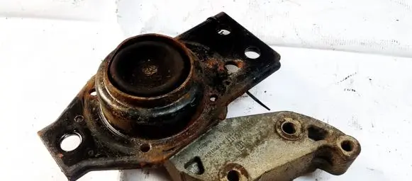 Nissan X-Trail T31 Engine mount bracket