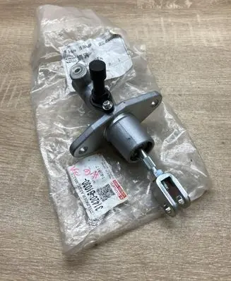 Daihatsu Terios Clutch master cylinder 31420B1030