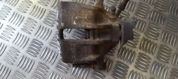 Volkswagen Golf III Front brake caliper