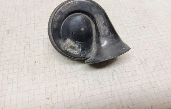 Audi A4 S4 B6 8E 8H Horn signal 000209
