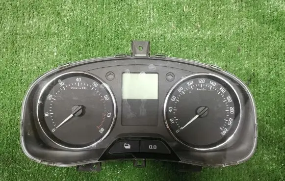 Skoda Fabia Mk2 (5J) Speedometer (instrument cluster) 5J0920800D