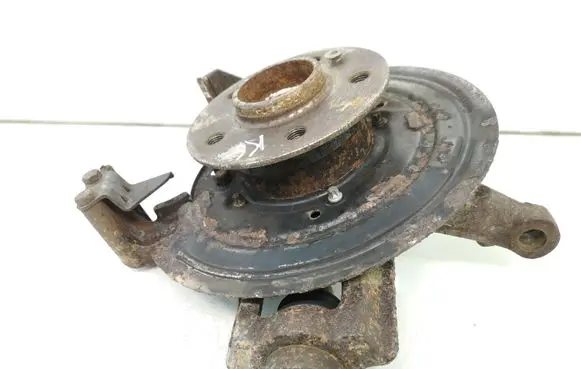 Rear wheel hub spindle/knuckle