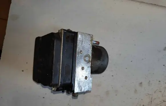 Toyota Avensis T270 ABS Pump 0265951567