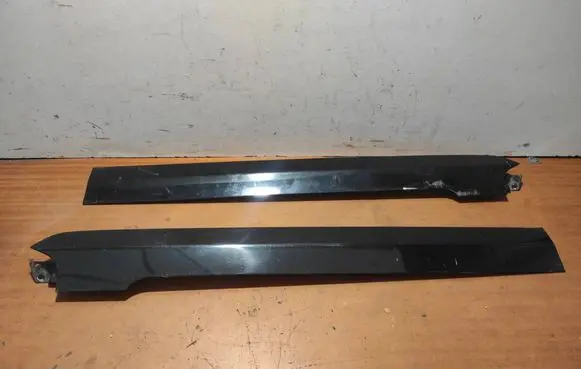 KIA Carnival Sliding door rail trim 