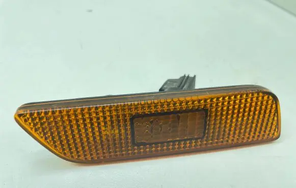 Volvo S80 Front fender indicator light 9190951