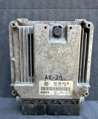 Volkswagen Touran I Engine control unit/module 03G906016HK 1039S07795 0281012251