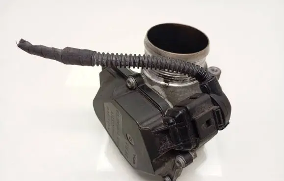 Volkswagen Golf VI Throttle valve 03L128063D A2C53337753