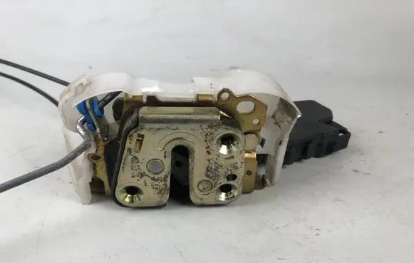 Subaru Forester SG Front door lock