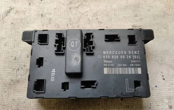 Mercedes-Benz Vito Viano W639 Door control unit/module 6398200026 ZGS004 356177