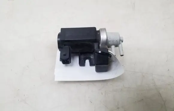 BMW 5 F10 F11 Turbo solenoid valve 7595374
