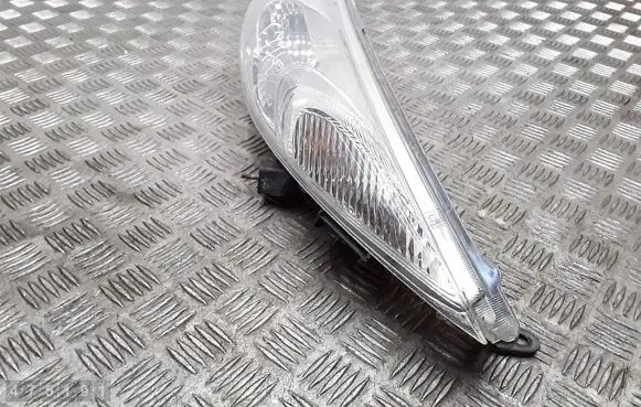 Nissan Juke I F15 Front indicator light ichikohvaleof001