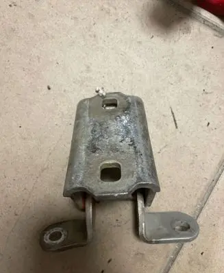 Opel Insignia A Rear door lower hinge ES03A046574 2701