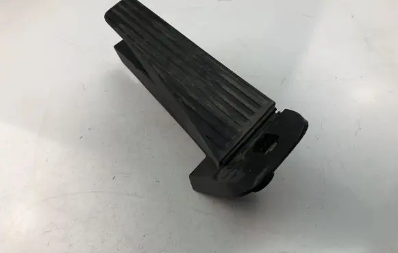 Volvo S90, V90 Accelerator throttle pedal 32269124