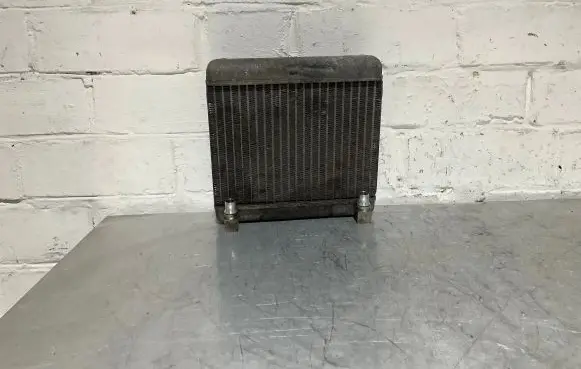 Engine oil radiator