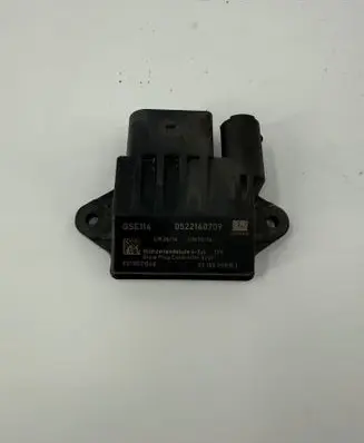 Mercedes-Benz E W212 Glow plug pre-heat relay 052214079
