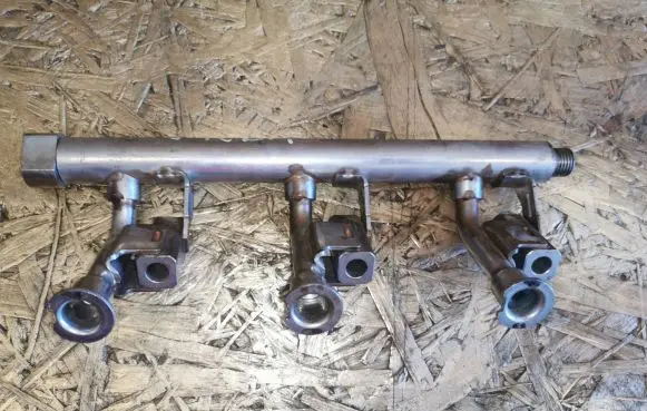 Ford Focus Fuel main line pipe DM5G9H487AA 0900174657