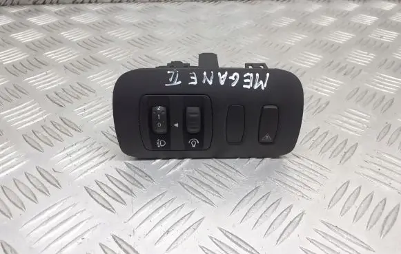 Renault Megane II Light switch 8200079020