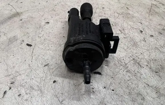 Mercedes-Benz E W212 Vacuum valve 0025407097