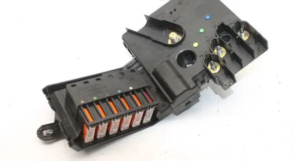 Mercedes-Benz CLS C219 Fuse box set 2119820402