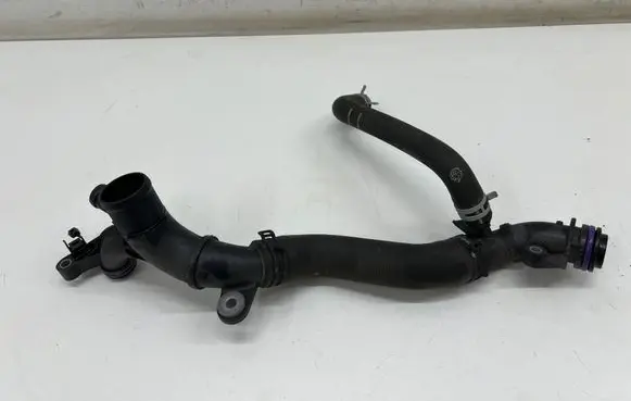 Mercedes-Benz CLA C118 X118 Engine coolant pipe/hose A2822032600