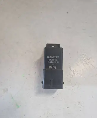 Citroen C4 I Picasso Glow plug pre-heat relay 9640469680