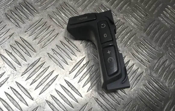 Volvo V70 Cruise control switch 945279701W03